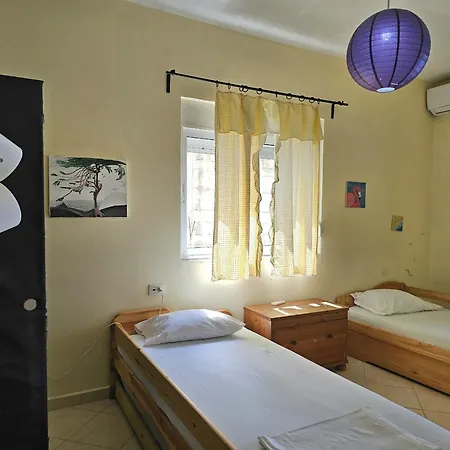 Janosh Front Line In Apartament Saranda