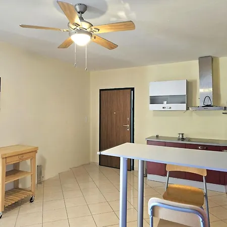 Janosh Front Line In Apartament *
