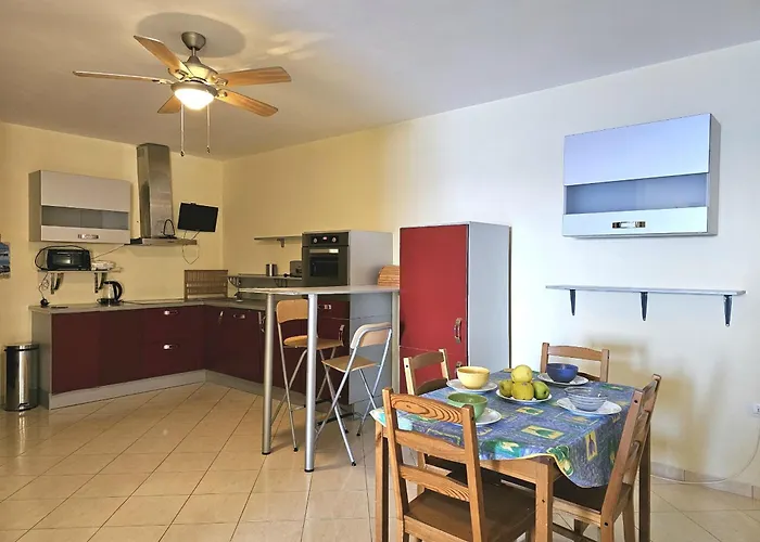 Apartment Janosh Front Line In