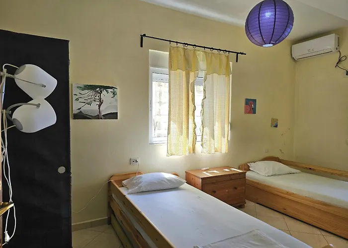 Janosh Front Line In Apartment Sarande