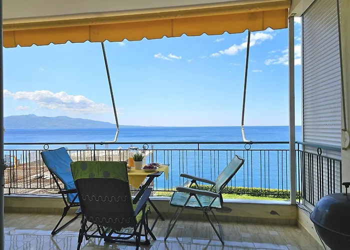 Apartment Janosh Front Line In