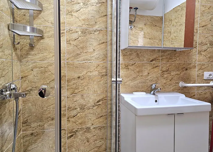 Janosh Front Line In Apartment